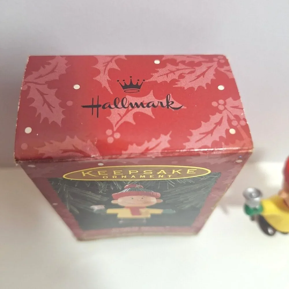 Hallmark Keepsake Charlie Brown Christmas Ornament 1995 30th Anniversary - Picture 12 of 16